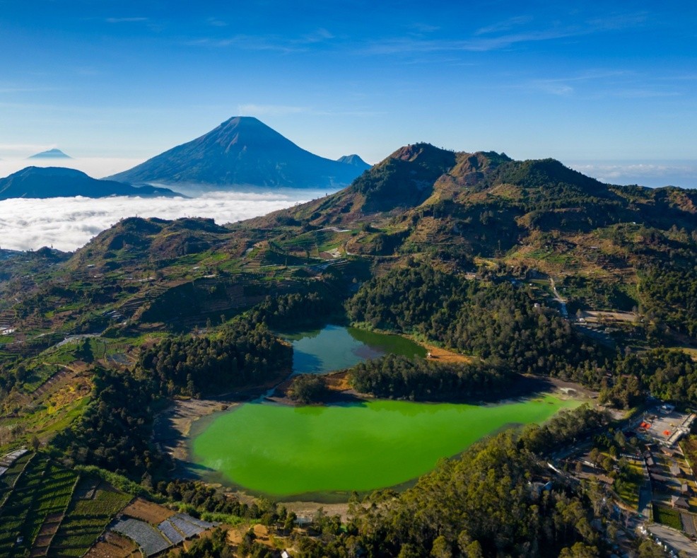 Dieng: Pesona Alam dan Budaya di Negeri Atas Awan