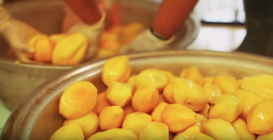 Manisan Carica: Oleh-Oleh Khas Dieng yang Unik, Segar, dan Selalu Dicari Wisatawan